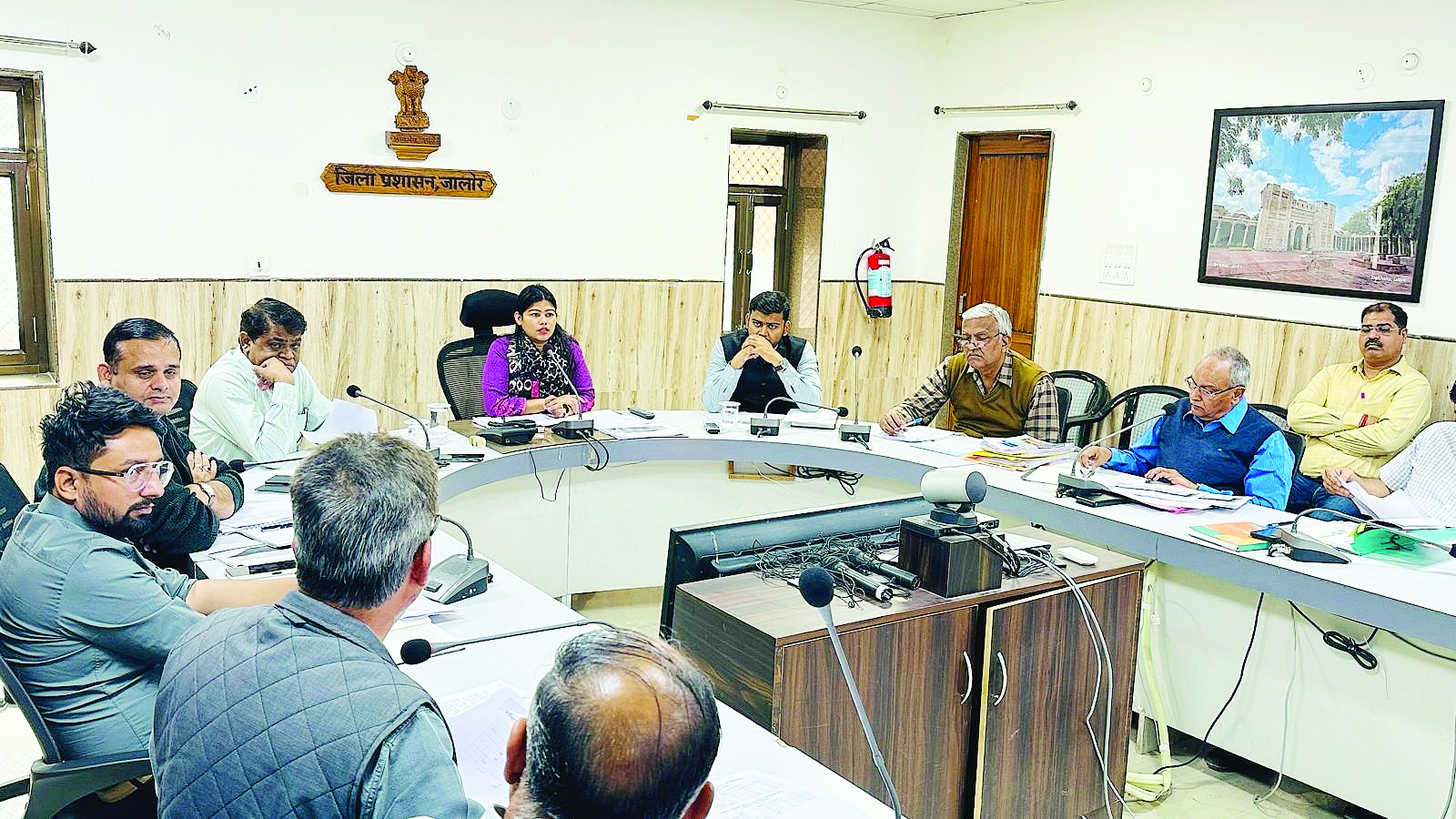Rajasthan : जिला कलक्टर की अध्यक्षता में बीसूका व साप्ताहिक समीक्षा बैठक संपन्न, 100 दिन में लक्ष्य प्राप्त करें अधिकारी