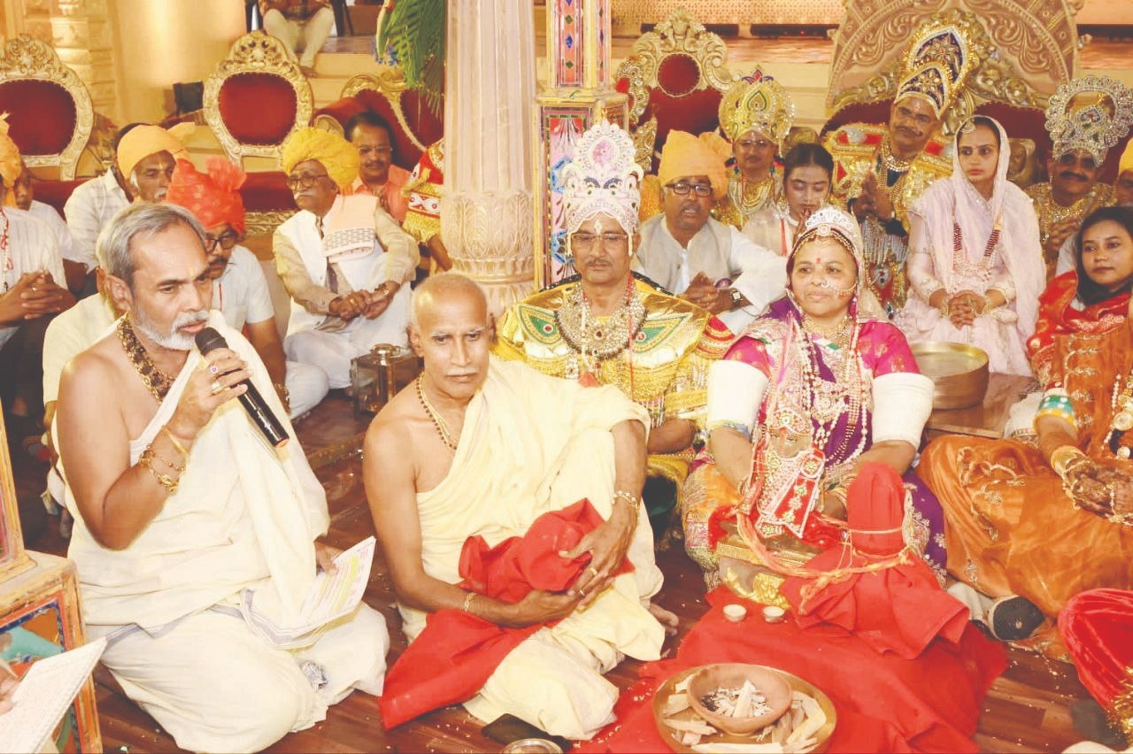 Rajasthan : प्रभु के लग्न संस्कार के कन्यादान में स्वर्ण वर्षा