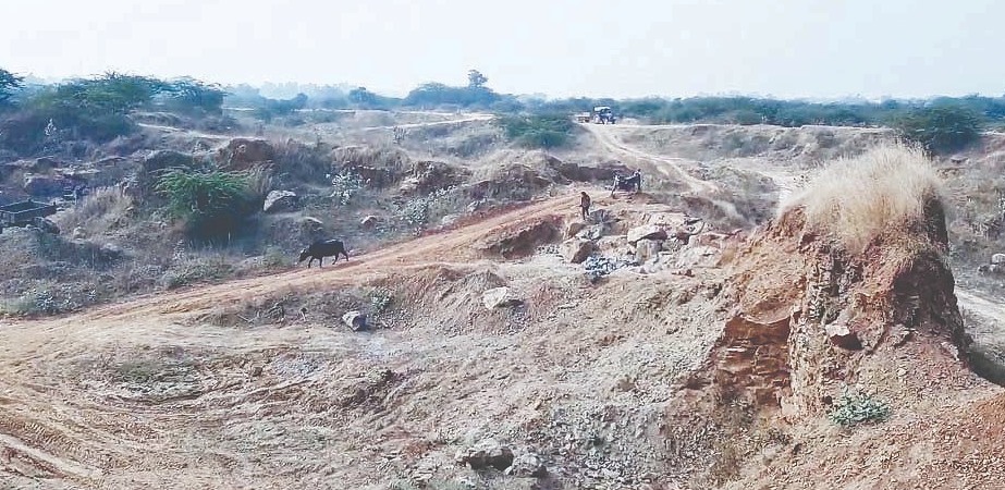 राजस्थान : मोरथला में अवैध खनन ने निगली दस लाख की नाड़ी