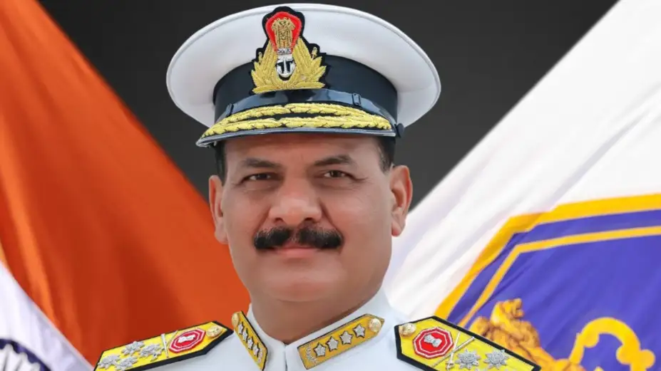 Indian Navy: एडमिरल दिनेश कुमार त्रिपाठी ने संभाला भारतीय नौसेना प्रमुख का पद