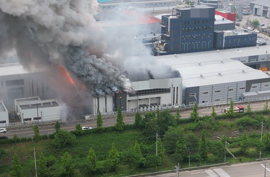 South Korea Fire: साउथ कोरिया के बैटरी फैक्ट्री में लगी भीषण आग, 20 की मौत