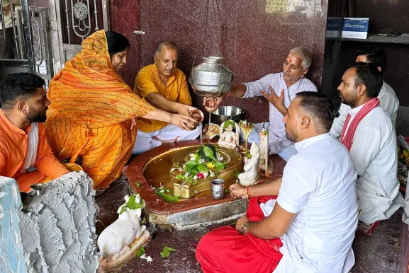 वर्षा की कामना को लेकर रामधाम में प्रदोष पर हुआ भगवान शिव का अभिषेक