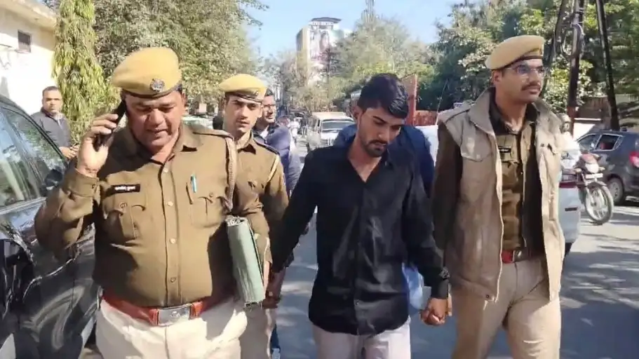 Bhilwara: लूट के आरोपी की कोतवाली से कोर्ट तक करवाई पैदल परेड