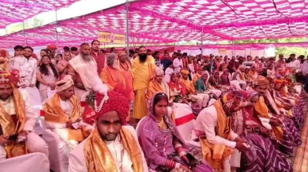 Bhilwara में 38 नव विवाहित जोड़ों ने एक साथ फेरे लेकर शादी के बंधन में बंधे