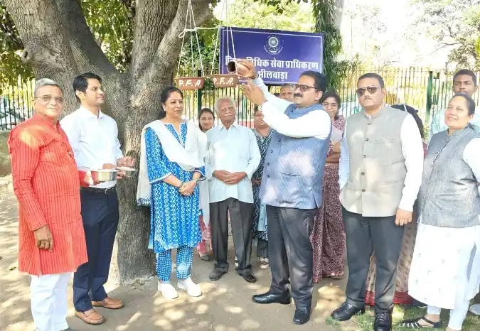 पक्षियों को दाना पानी देना पुनीत कार्य – जिला न्यायाधीश जैन