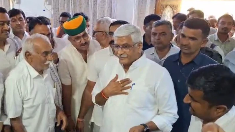 Shekhawat ने Barmer में रिफाइनरी और पर्यटन योजनाओं का किया बखान