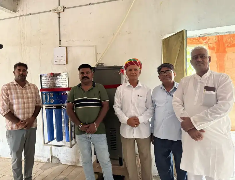 Barmer के खाखरलाई विद्यालय में भामाशाहों ने भेंट किया RO फिल्टर और वाटर कूलर