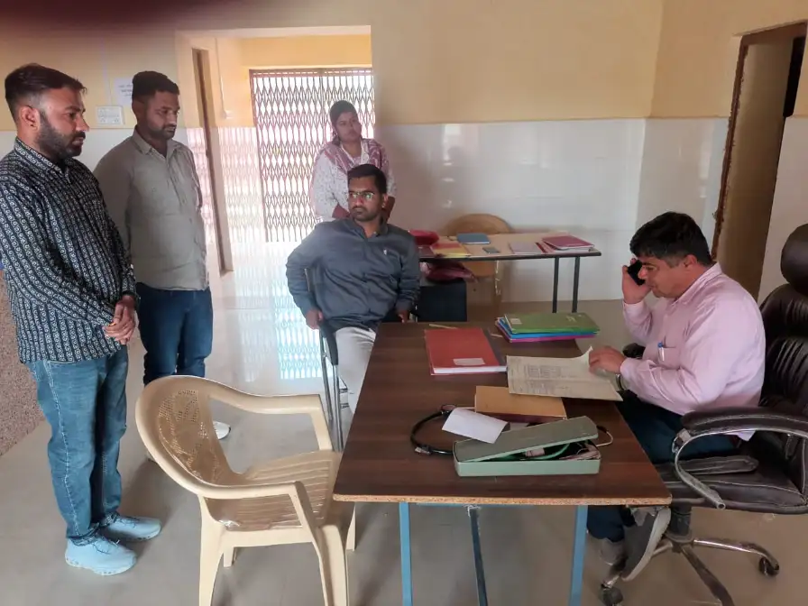 CMHO Dr. Rajendra Kumar Paliwal ने विभिन्न चिकित्सा संस्थानों का किया आकस्मिक निरीक्षण