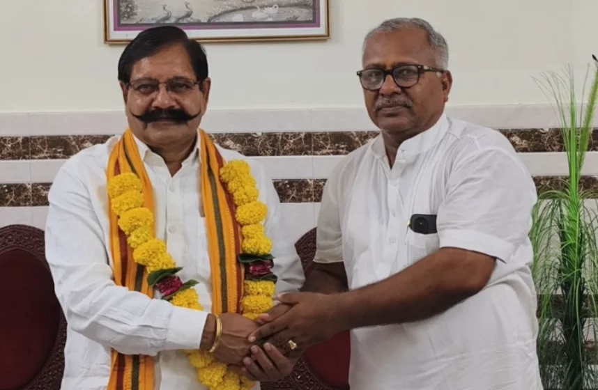 श्रीयादे माटी कला बोर्ड के अध्यक्ष Prahlad Rai Tak पहुंचे बाड़मेर
