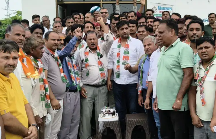Rajsamand: पूर्व विधानसभा अध्यक्ष डॉ. सीपी जोशी का जन्मदिवस समर्थकों ने धूमधाम से मनाया
