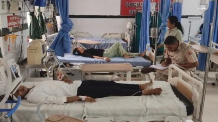फैक्ट्री में काम कर रही 18 युवतियों की अचानक बिगड़ी तबीयत