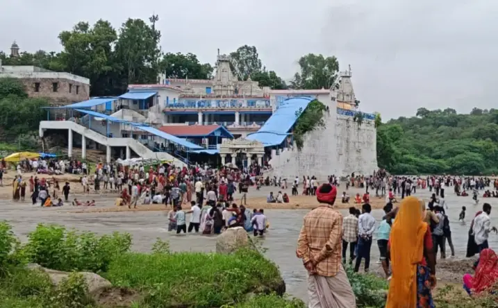 Posalia: श्रावण माह के तीसरे सोमवार पर उमड़ा आस्था का सैलाब