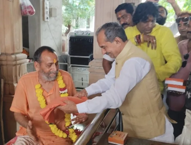 Pali: गुरु पूर्णिमा पर भक्ति उमंग, भाजपा अध्यक्ष मदन राठौड़ ने लिया संतों का आशीर्वाद