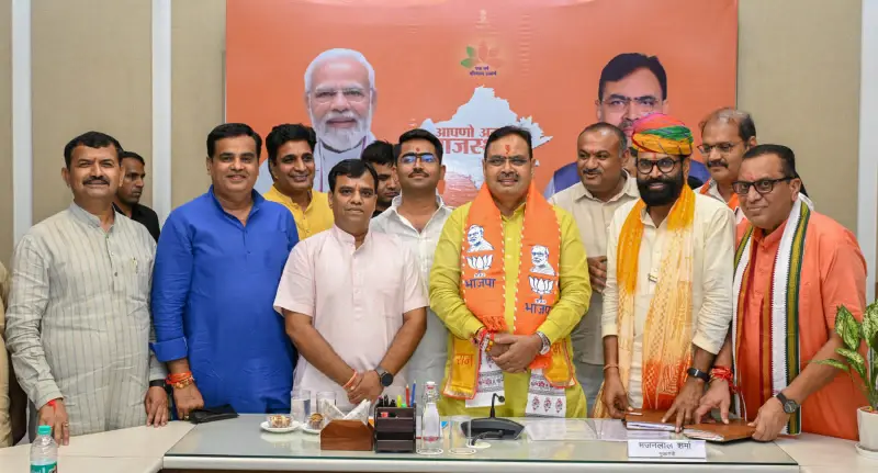 प्रदेश के प्रत्येक व्यक्ति तक केंद्र व राज्य की जनकल्याणकारी योजनाएं पहुंचे - CM Bhajanlal Sharma