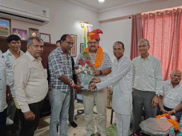 Sojat : राजेश कुमार चौहान के सम्मान से सोजत क्षेत्र में खुशी की लहर 3 WhatsApp Image 2025 09 12 at 2