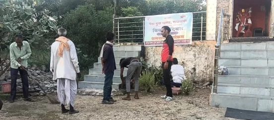 Rajsamand : नांदोली में युवाओं ने किया श्रमदान, बालाजी मंदिर परिसर में चलाया स्वच्छता अभियान 4 WhatsApp Image 2025 09 18 at 2 1