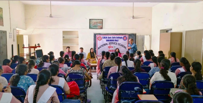 Bhilwara : तीन दिवसीय NSS Orientation शुरू, स्वच्छता पखवाड़े में छात्राएं बनीं अग्रणी 16 WhatsApp Image 2025 09 18 at 5 7 1
