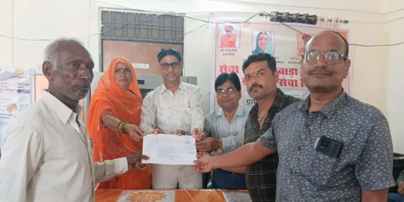 Rajsamand : सालों बाद सही हुआ नाम, वजेराम की आंखों से छलके खुशी के आंसू 4 WhatsApp Image 2025 09 18 at 5 8