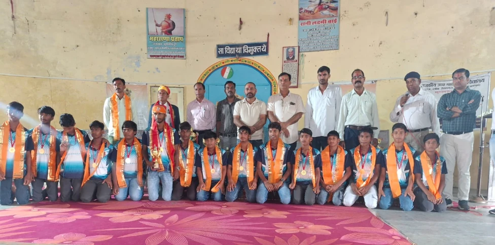 Rajsamand : जिला स्तरीय विजेताओं का कुरज में सम्मान, 13 छात्र-छात्राओं का राज्य स्तर पर चयन 4 WhatsApp Image 2025 09 19 at 6 3