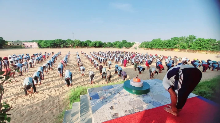 Barmer : नशा छोड़ो, योग अपनाओ – बाड़मेर में विद्यार्थियों को मिला जीवन निर्माण का संदेश 4 WhatsApp Image 2025 09 20 at 3 1