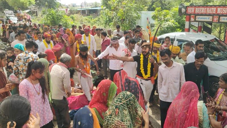 Rajsamand : पाती विसर्जन के साथ खत्म हुए नवरात्रि अनुष्ठान 4 WhatsApp Image 2025 10 01 at 5 2