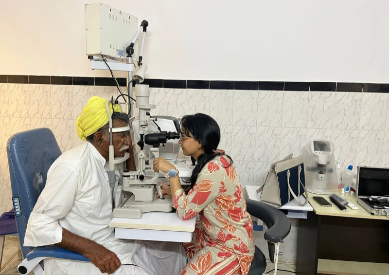 Jaisalmer : Dr. Nishika Jain ने श्री माहेश्वरी हॉस्पिटल में नेत्र रोग विशेषज्ञ का कार्यभार संभाला 3 WhatsApp Image 2025 10 02 at 3 1