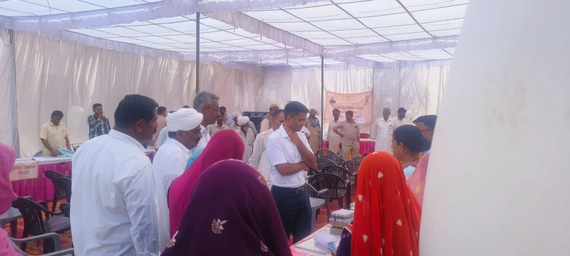 Jaisalmer : जिला कलक्टर ने किया ग्रामीण सेवा शिविर का अवलोकन 3 WhatsApp Image 2025 10 02 at 5 1