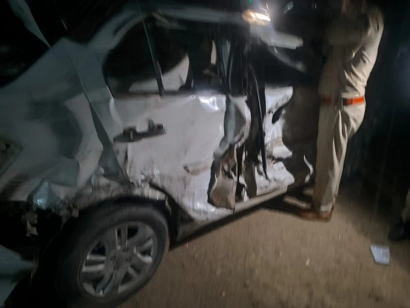 Rajsamand : देसूरी की नाल में ओवरटेक के चक्कर में फिर भीषण हादसा , ट्रक का खलासी घायल 3 WhatsApp Image 2025 10 15 at 4 1