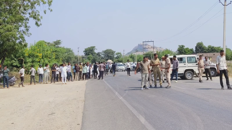 Mandar : आसूचना अधिकारी कुलदीप सिंह भाटी सतर्कता से टला बड़ा हादसा 4 WhatsApp Image 2025 10 16 at 5 5