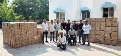Mandar : गुजरात पुलिस की बड़ी कारवाई ट्रक से 890 अंग्रेजी शराब के कर्टन बरामद,चालक समेत वाहन जब्त 3 WhatsApp Image 2025 10 16 at 7