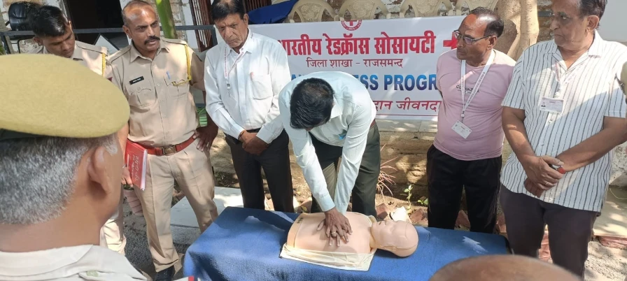 Rajsamand : CPR जागरूकता , राजनगर कोतवाली पुलिस जवानों को मिला जीवन-रक्षक प्रशिक्षण 4 WhatsApp Image 2025 10 17 at 6 1