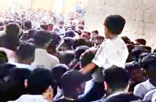 Jaisalmer : भूखंड देने के बाद भी सोनार दुर्ग में वैकल्पिक मार्ग क्यों नहीं खोला जा रहा ?पर्यटक हो रहे परेशान 14 WhatsApp Image 2025 10 23 at 4 2