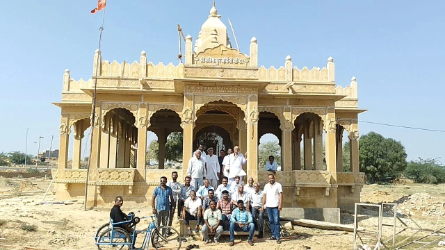 Jaisalmer : हजूरी समाज कार्यकारणी और संरक्षक मण्डल की बैठक सम्पन्न 6 WhatsApp Image 2025 10 27 at 12