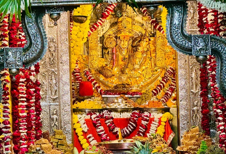 Jaisalmer अराध्य देव श्री लक्ष्मीनाथ भगवान को लगाया छप्पन व्यंजनों का भोग 6 WhatsApp Image 2025 10 27 at 2 2