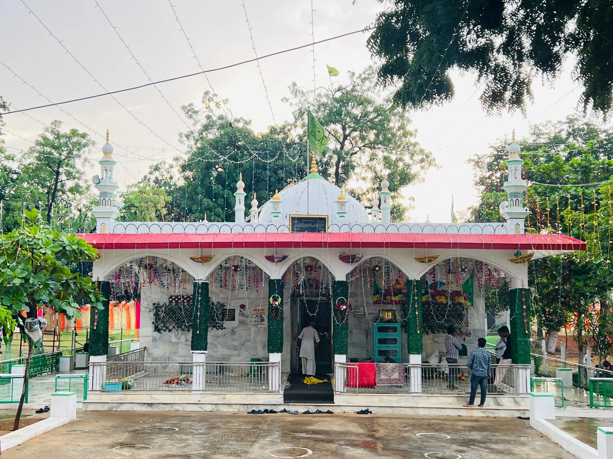 Raniwada : हाजी कादर शाह बाबा दरगाह का 48वां उर्स आज से, कल होगी कव्वाली रात 7 WhatsApp Image 2025 10 28 at 6
