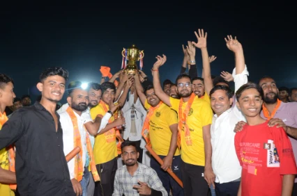 Reveder : महादेव जी परगना क्रिकेट प्रतियोगिता का समापन, वरमोणा वॉरियर्स जीरावल बनी विजेता टीम 7 WhatsApp Image 2025 10 30 at 3 2