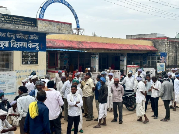 Raniwara : अज्ञात वाहन की टक्कर से दो राहगीरों की मौत, ग्रामीणों ने किया प्रदर्शन 20 घंटे बाद हुआ पोस्टमार्टम 8 WhatsApp Image 2025 10 30 at 6