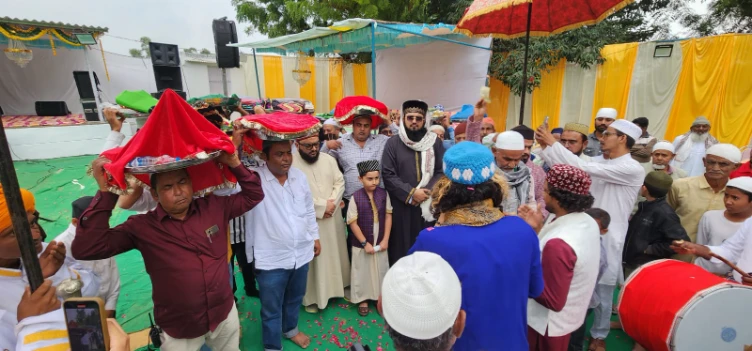 Raniwada : आखिरी कुल की रस्म के साथ हजरत हाजी कादर बाबा का 48वां उर्स हुआ संपन्न 7 WhatsApp Image 2025 10 31 at 6